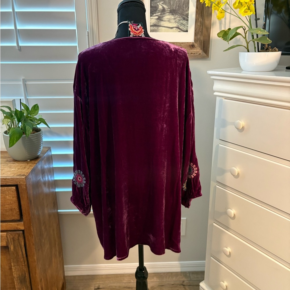 Johnny Was NWT
VELVET BOATNECK BLOUSE - NIKKOLA, 2X - Picture 4 of 11